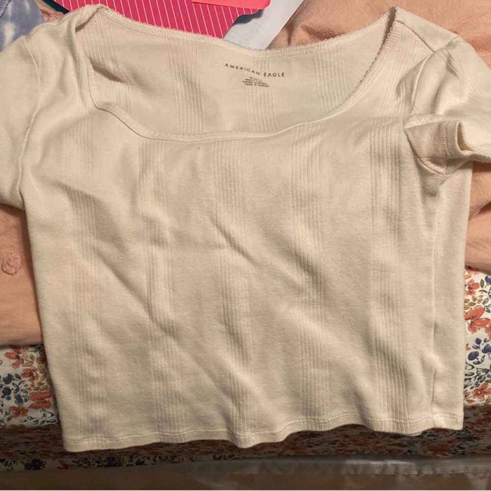 AE off white cropped t shirt